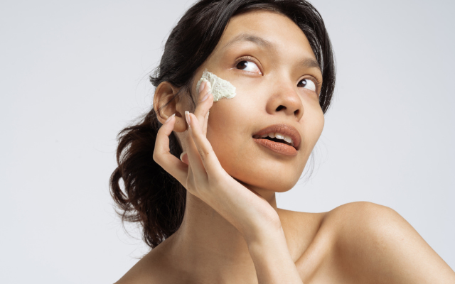 Dưỡng da sau khi đắp mặt nạ