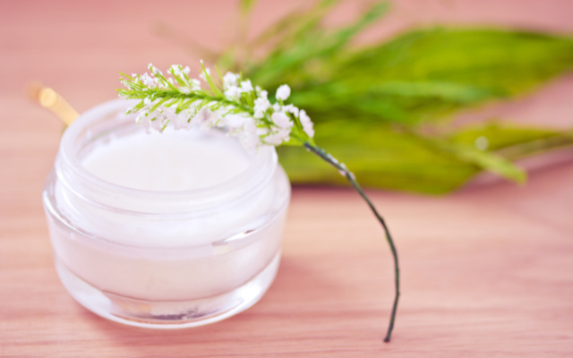 kem dưỡng ẩm cho làn da nhạy cảm