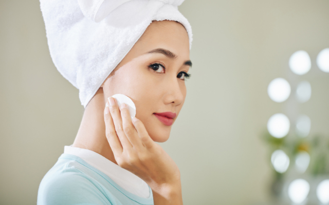 Làm sạch da sau nặn mụn