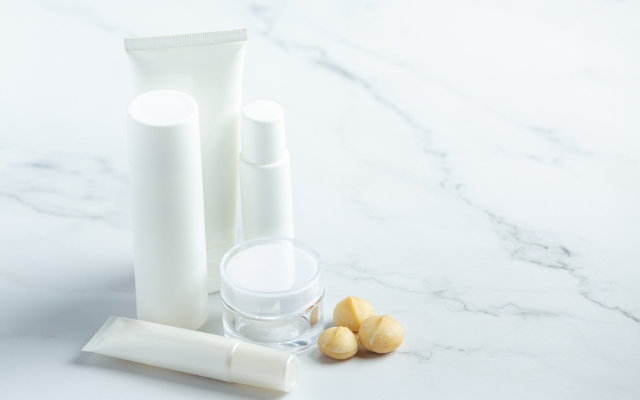 Kết hợp kem dưỡng da với các sản phẩm chăm sóc da khác